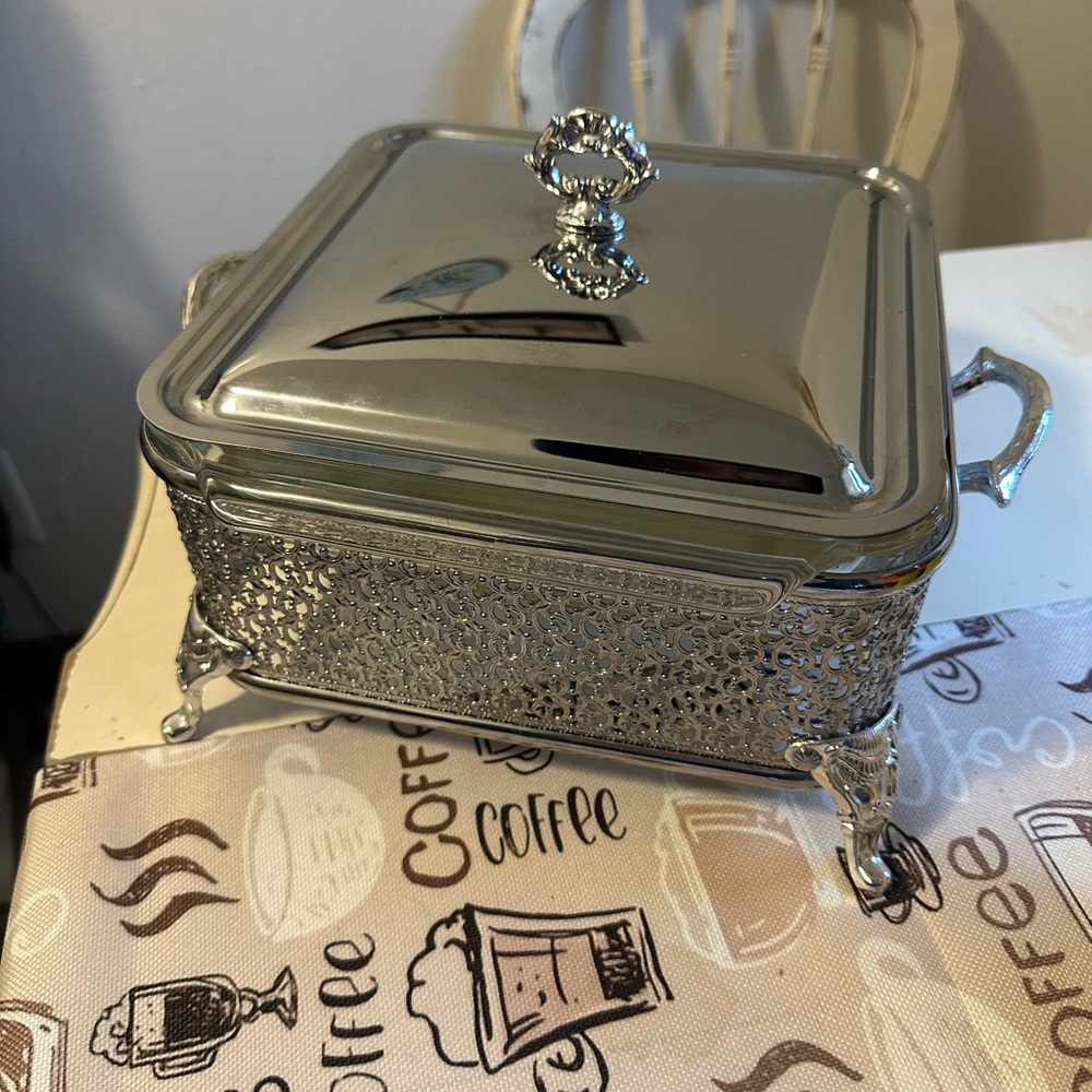 Anchor Hocking 1.5 Qt square baking dish
